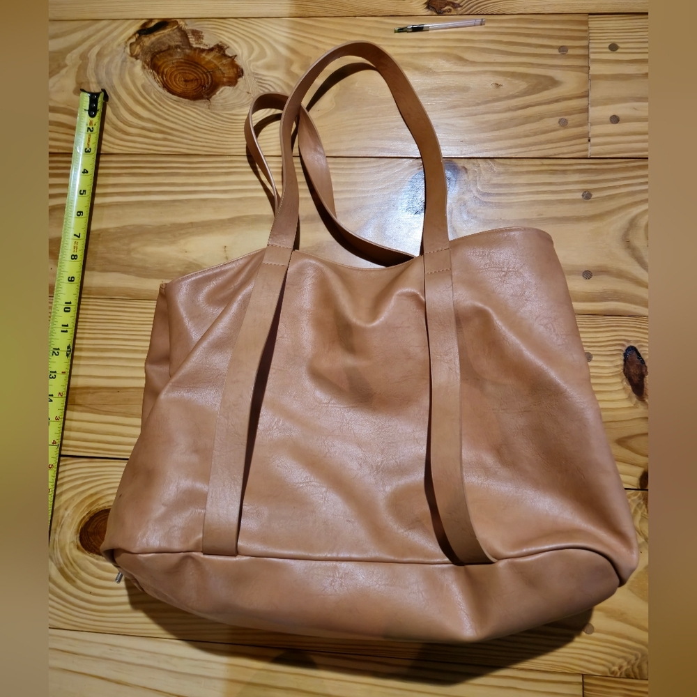 Universal Thread Tan Hobo Bag